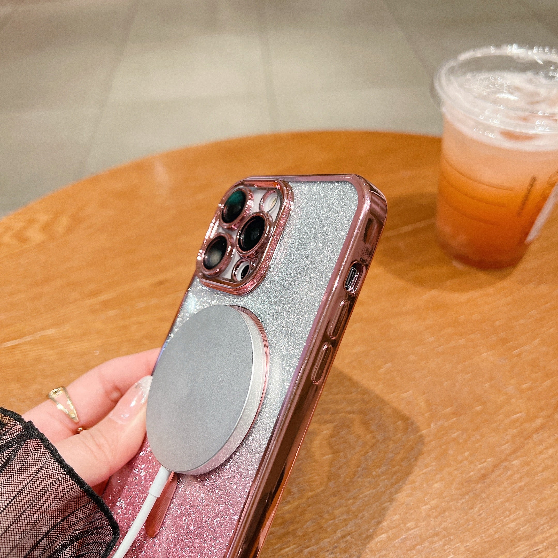 Luxus Crossbody Lanyard Gradient Glitzer Magnetgehäuse iPhone Hülle | MagSafe Case mit Kameralinsenschutzabdeckung für Apple iPhone 17/17 Air/16/16e/15/14/13 Pro Max Plus Cover | Panzertasche, Weiche TPU Plating Handyhülle | Premium Schutzhülle